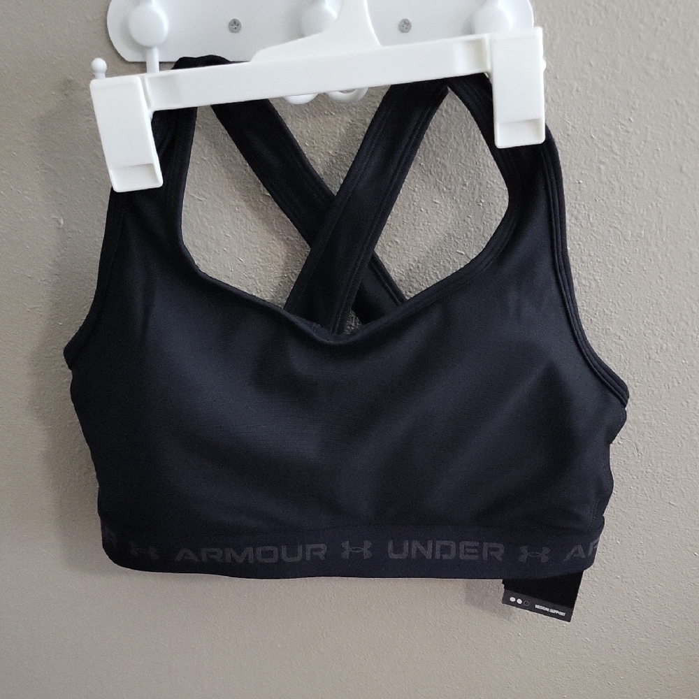 Under Armour Black Cross-Back Medium Support Sports Bra
